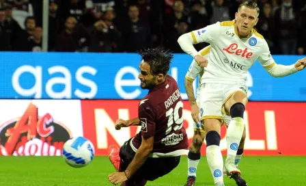 Chucky Lozano: Napoli saca la mínima frente al Salernitana y blinda el liderato