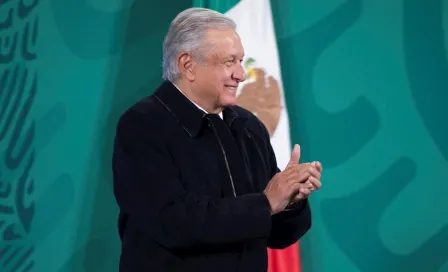 AMLO felicitó a Checo Pérez y al Canelo Álvarez por hacer historia