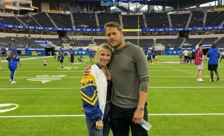 Esposa de Matthew Stafford se disculpó por aventarle un pretzel a un aficionado