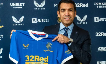 Rangers: Giovanni van Bronckhorst, nuevo entrenador del club escocés 