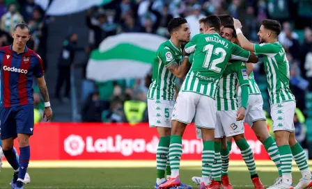 Lainez y Guardado, con minutos en victoria del Betis sobre Levante