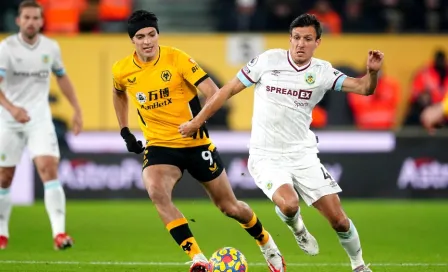 Raúl Jiménez: Titular en el empate de los Wolves ante Burnley