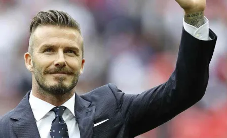 David Beckham: Suéteres navideños del exfutbolista y su esposa causaron furor en redes sociales