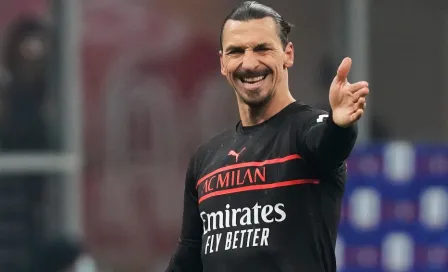 Zlatan le pintó el dedo a sus seguidores para desear Feliz Navidad