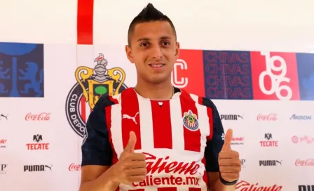 Chivas: Roberto Alvarado y dos personas más, positivos por Covid-19