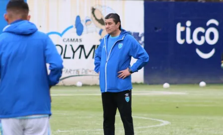 Luis Fernando Tena dirigió su primera práctica como seleccionador de Guatemala