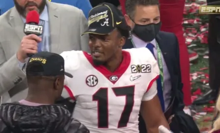 Georgia Bulldogs: Nakobe Dean portó gorra de campeón de Alabama, equipo rival