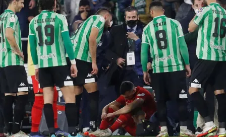 Video: Betis vs Sevilla se interrumpió después de que un proyectil impactara a Jordán