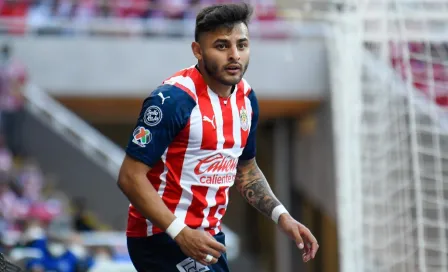 Chivas: Alexis Vega rescató el empate ante Querétaro