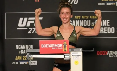 Peleadora de UFC atribuyó su primera victoria al pole dance, su extrabajo