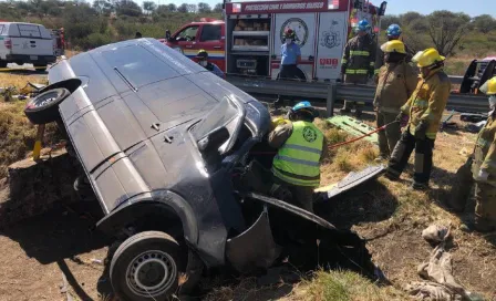 Accidente vehicular deja al menos 12 personas muertas y 11 lesionadas en Jalisco