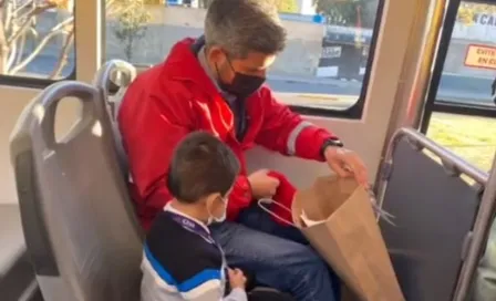 Niño rompió las redes con peculiar fiesta del Metrobús; el servicio de transporte responde con regalo