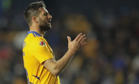 Tigres: Liga MX retiró cartel a niño que pedía foto con Gignac