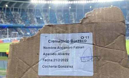 Hincha del Racing 'esparció' las cenizas de un familiar desde la tribuna alta durante partido