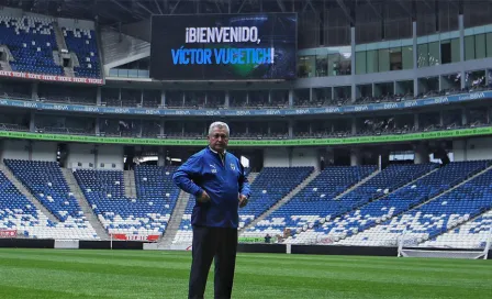 César Montes sobre Vucetich: 'Me ilusiona su llegada a Rayados'