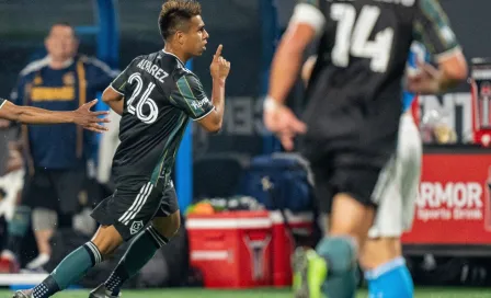 Efraín Álvarez: Anota el primer gol en la historia del Bank of America Stadium con el Galaxy