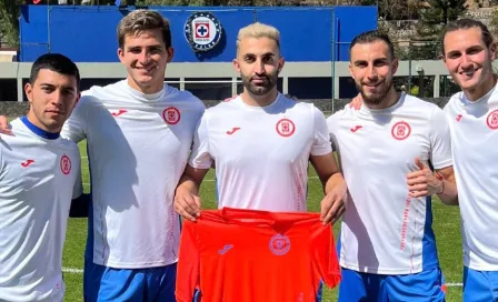 Cruz Azul: Influencer puso a prueba habilidades de jugadores de La Máquina