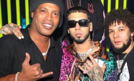 Ronaldinho y Anuel AA, captados en un club nocturno de Miami