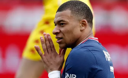 Padre de Mbappé se negó a opinar sobre la decisión del jugador de no participar en acciones publicitarias