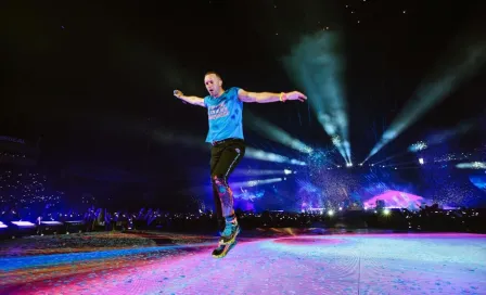 Coldplay: Chris Martin besó la cancha del Gigante de Acero previo a su concierto