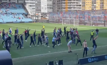 Se armó pelea entre futbolistas de la Tercera División de España; afición invadió la cancha