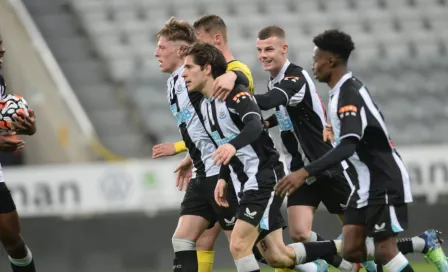 Santi Muñoz: Anotó su primer gol con Newcastle Sub 23 en victoria ante West Bromwich