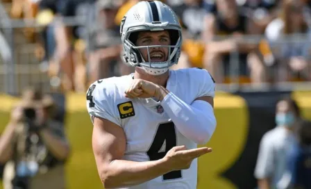 NFL: Derek Carr extendió su contrato con Las Vegas Raiders por tres años