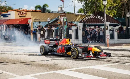 Red Bull: Checo Pérez realizó viaje por carretera abordo del RB7 de NY a Miami