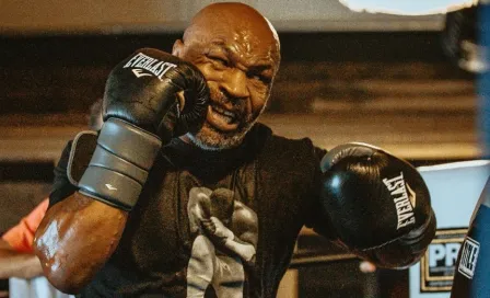 Mike Tyson perdió el control y golpeó a pasajero durante vuelo