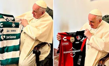 Papa Francisco recibió playeras de Atlas y Santos