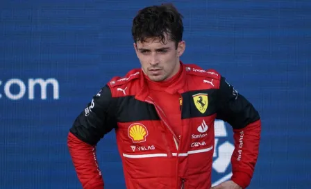 Video: Charles Leclerc chocó histórico Ferrari de Niki Lauda