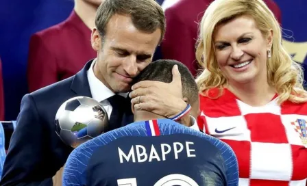 Macron reveló haber aconsejado a Mbappé antes de renovar con el PSG: 'Mi papel es defender el país'