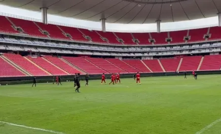 Chivas: Igualó con Necaxa en el Akron en su último duelo de pretemporada