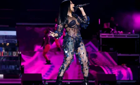 Cardi B golpeó a fan que la tocó indebidamente durante su presentación en el Wireless Festival 2022