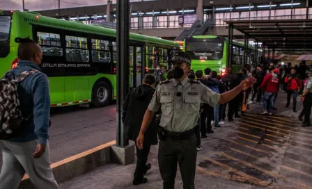 Línea 1: Largas filas en primer día de remodelación en las estaciones