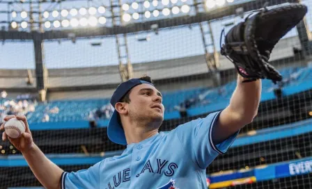 Video: Pato O’Ward realizó el primer lanzamiento en el Royals vs Blue Jays de la MLB