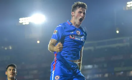 Santiago Giménez: Feyenoord ofertó por el delantero; Cruz Azul rechazó la propuesta