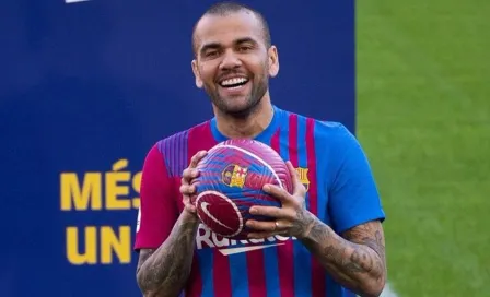 Dani Alves: "La vida me regala venir con Pumas y jugar en Camp Nou para despedirme"