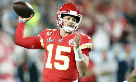 NFL: Patrick Mahomes presumió nuevo tatuaje en la pierna