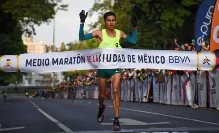 Medio Maratón CDMX: José Luis Santana y Mayra López se quedaron con el primer lugar