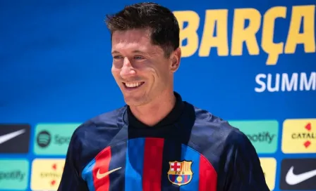 Barcelona: Robert Lewandowski lució costoso reloj durante su presentación en Miami