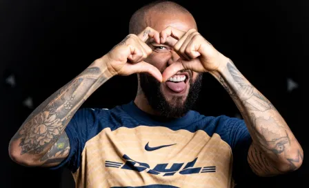 Dani Alves compartió fotografía a lado de Carlos Villagrán, 'Quico'