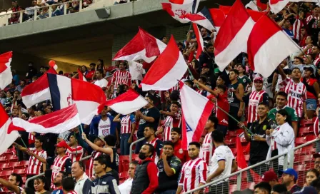 Chivas: Afición rojiblanca no abandona al equipo a pesar de su mala racha