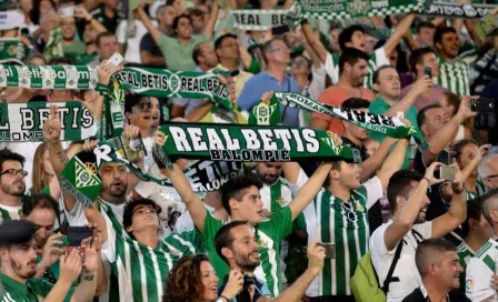 Video: Afición del Betis creó cántico con Quevedo de BZRP