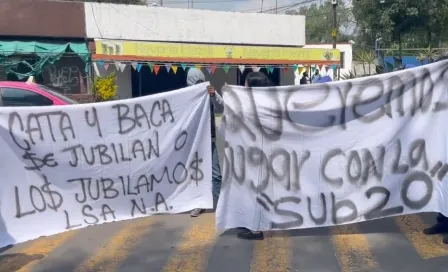 Cruz Azul: Aficionados se manifestaron en La Noria; 'Les faltan hue…'