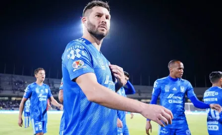 Tigres: Gignac le regaló su jersey a niño aficionado francés en CU