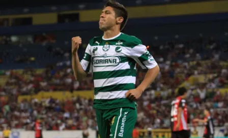 Santos: Oribe Peralta será ‘inmortalizado’ con estatua en La Plaza del Aficionado 