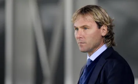 Juventus: Pavel Nedved fue sorprendido perreando con tres mujeres; se hizo viral en redes