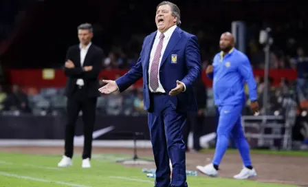 Miguel Herrera: Fue abucheado en el Estadio Azteca tras ser nombrado en el sonido local