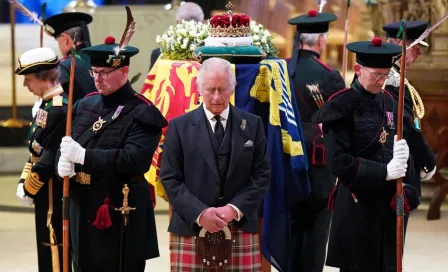 Reina Isabel II: Ataúd llegó al Palacio de Buckingham